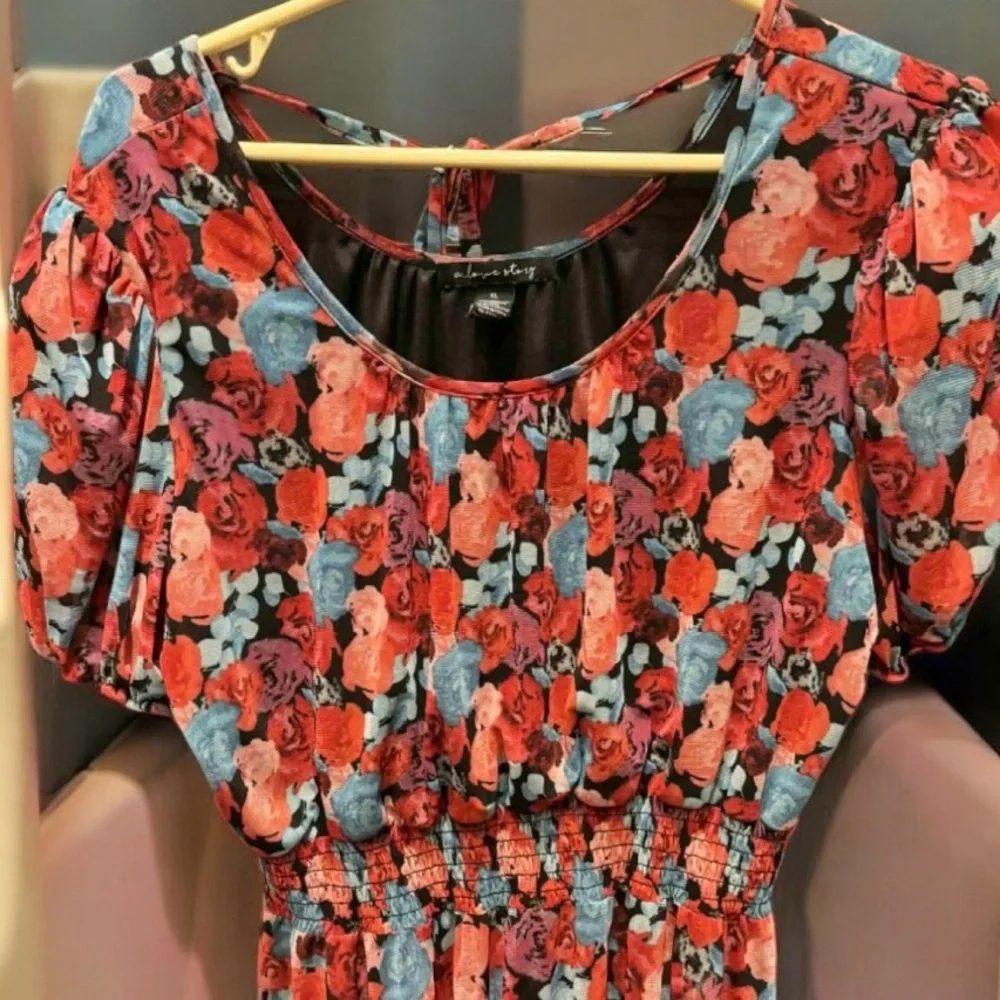 A love story Charlotte Russe Red and Blue Floral Blouse XL